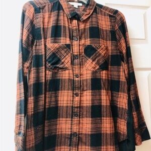 Women’s Black and Rust Plaid Shirt